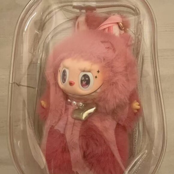 Pop Mart Labubu Lisa pink with keychain – BLACKPINK fans' collectible - Picture 2 of 7